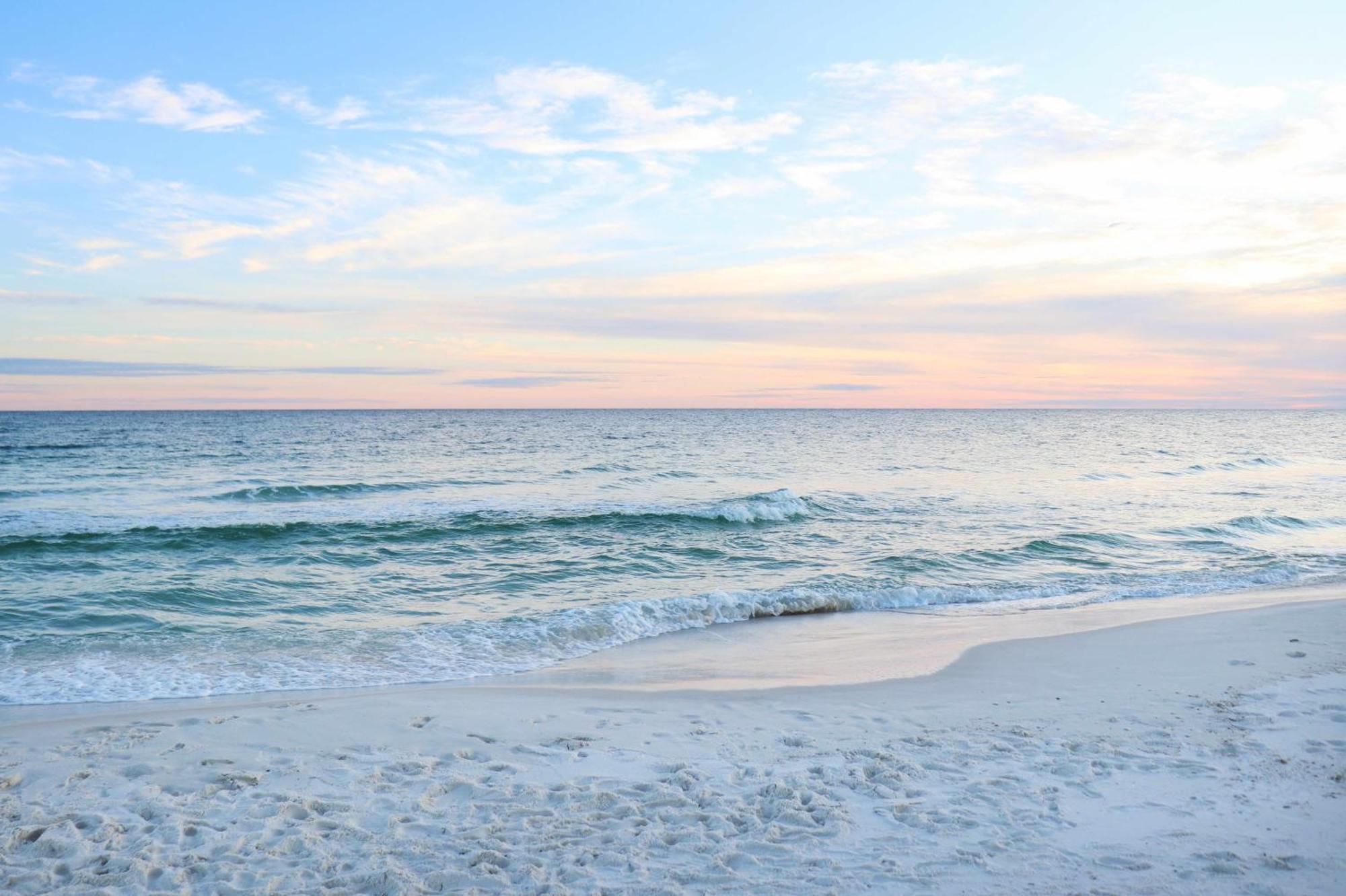 House Steps To Pool, Access Gulf Shores